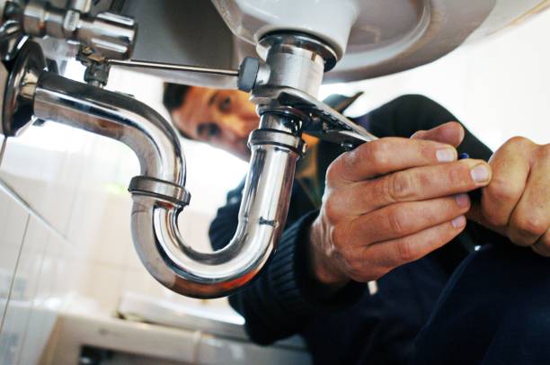 Best Clogged Drain Plumber  in Larch Y, WA